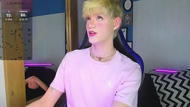 VladHellsing4 online show from November 22, 2025, 2:38 pm