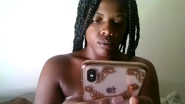 Snapshot of CaramelGoddessxoxo chatting on July 15, 2026, 3:52 pm CaramelGoddessxoxo online show from July 15, 2026, 3:52 pm