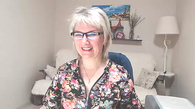 Snapshot of FleurMays chatting on May 23, 2026, 3:49 am FleurMays online show from May 23, 2026, 3:49 am