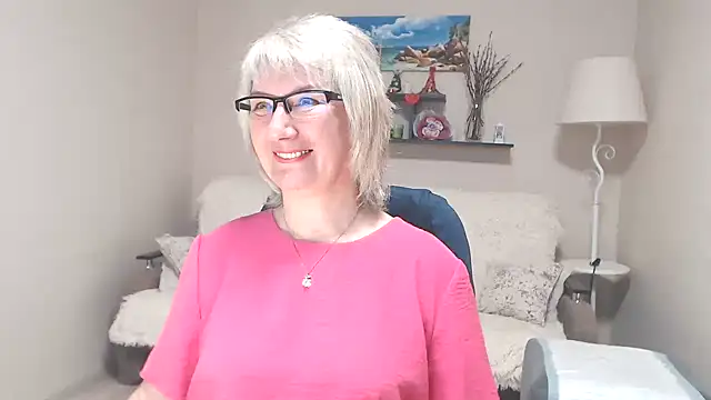 Snapshot of FleurMays chatting on May 26, 2026, 4:10 am FleurMays online show from May 26, 2026, 4:10 am