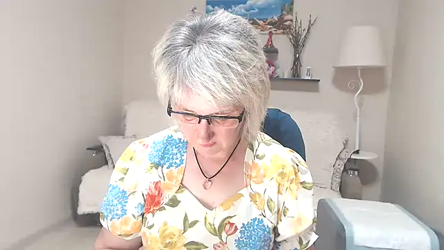Snapshot of FleurMays chatting on June 20, 2026, 3:50 pm FleurMays online show from June 20, 2026, 3:50 pm
