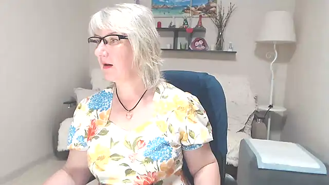 Snapshot of FleurMays chatting on June 27, 2026, 12:22 pm FleurMays online show from June 27, 2026, 12:22 pm