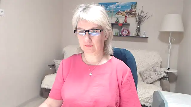 Snapshot of FleurMays chatting on April 24, 2026, 4:03 am FleurMays online show from April 24, 2026, 4:03 am