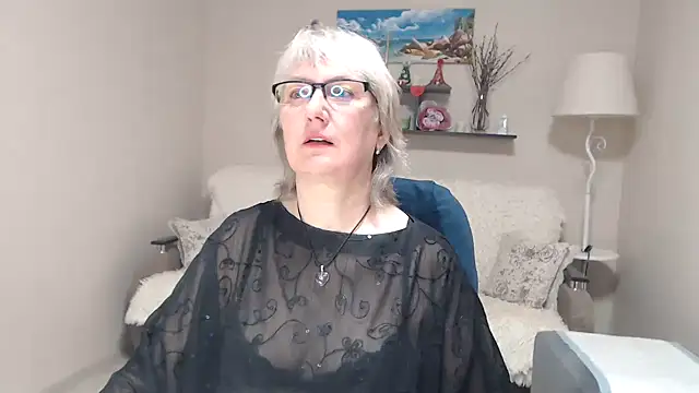 FleurMays online show from April 13, 2026, 10:19 am