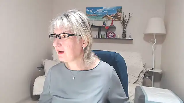 Snapshot of FleurMays chatting on July 5, 2026, 5:14 am FleurMays online show from July 5, 2026, 5:14 am