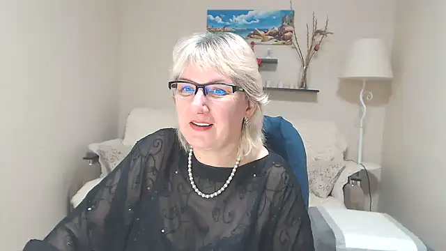 FleurMays online show from February 26, 2025, 7:34 am