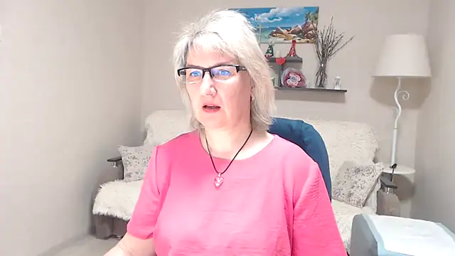 Snapshot of FleurMays chatting on May 12, 2026, 3:25 am FleurMays online show from May 12, 2026, 3:25 am