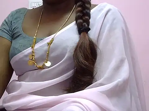 Hot akshara online show from November 7, 2025, 5:50 pm