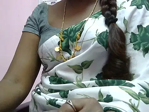 Hot akshara online show from November 4, 2025, 10:13 pm