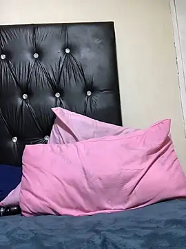 Snapshot of SexyAngeliqua chatting on February 19, 2025, 6:10 pm SexyAngeliqua online show from February 19, 2025, 6:10 pm