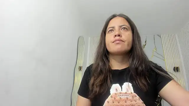 kathina giraldo online show from March 28, 2026, 12:39 pm