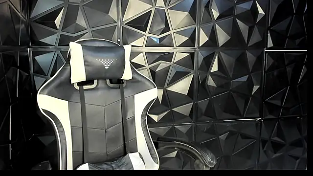 HelueHorny13 online show from September 22, 2025, 5:02 am