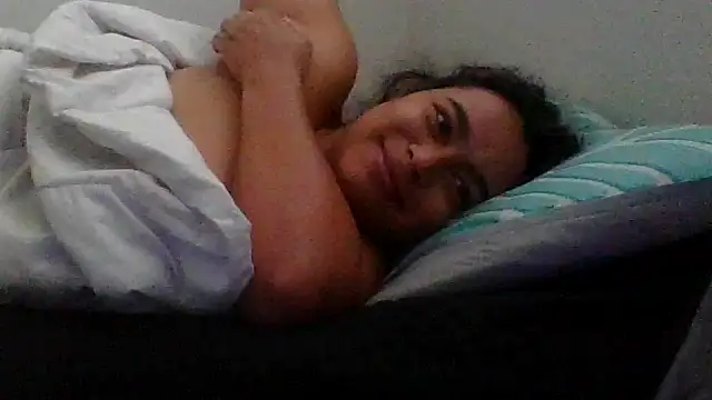 cinnaminnie online show from November 18, 2025, 5:16 pm