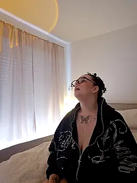 Snapshot of Jujuicy_97 chatting on March 29, 2026, 10:39 am Jujuicy 97 online show from March 29, 2026, 10:39 am