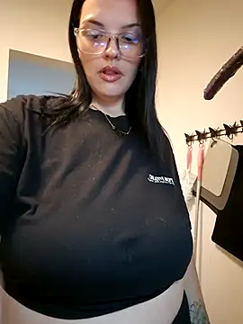 Jujuicy 97 online show from October 27, 2025, 4:19 pm