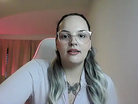 Snapshot of Jujuicy_97 chatting on March 17, 2026, 8:06 am Jujuicy 97 online show from March 17, 2026, 8:06 am