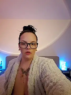 Snapshot of Jujuicy_97 chatting on April 2, 2026, 8:04 pm Jujuicy 97 online show from April 2, 2026, 8:04 pm