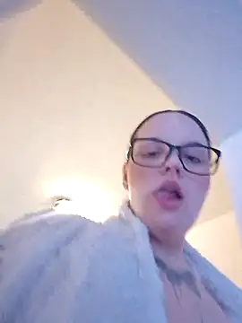 Snapshot of Jujuicy_97 chatting on April 1, 2026, 7:31 am Jujuicy 97 online show from April 1, 2026, 7:31 am