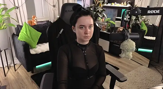 KiraLiLime online show from April 9, 2026, 5:30 pm