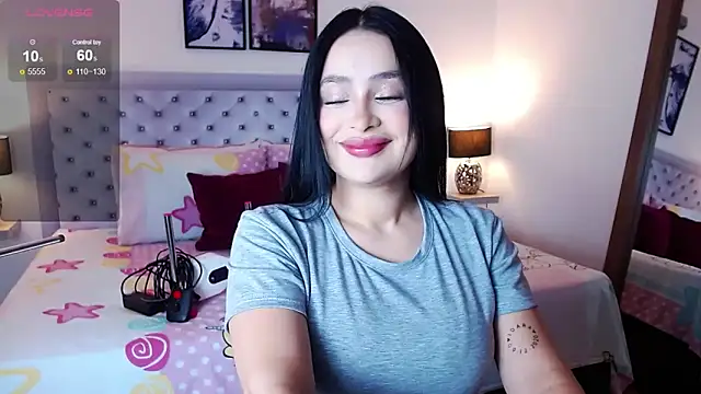 sarascottt online show from October 4, 2025, 3:35 pm