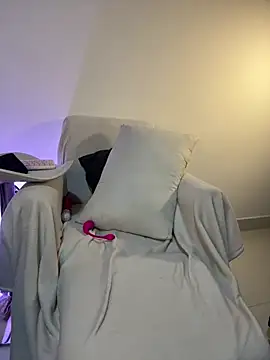 Snapshot of paula_perez09 chatting on March 14, 2025, 8:10 am paula perez09 online show from March 14, 2025, 8:10 am