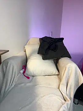 Snapshot of paula_perez09 chatting on March 22, 2025, 8:08 am paula perez09 online show from March 22, 2025, 8:08 am