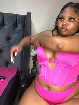 Snapshot of Anaelle24 chatting on October 22, 2025, 8:36 am Anaelle24 online show from October 22, 2025, 8:36 am