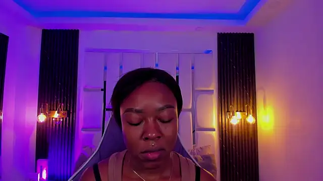 mia schwarz online show from October 18, 2025, 7:49 pm