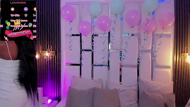 mia schwarz online show from November 29, 2025, 2:39 pm