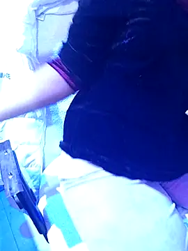 Snapshot of vadapavgirl chatting on November 3, 2025, 1:26 pm vadapavgirl online show from November 3, 2025, 1:26 pm