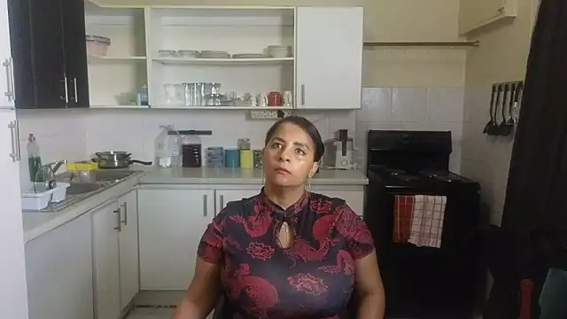 CleopatraYourRoyalAffair online show from March 7, 2025, 7:05 pm