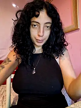 Sweet-diamondxxx online show from October 11, 2025, 12:39 pm