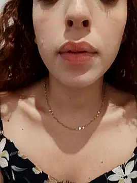 Sweet-diamondxxx online show from February 14, 2025, 6:29 pm