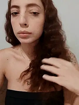 Sweet-diamondxxx online show from February 7, 2025, 4:14 pm