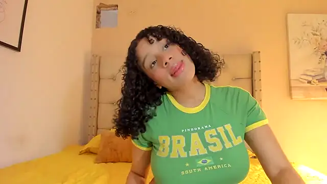 Snapshot of vanesasexyhot21 chatting on February 5, 2026, 1:45 am vanesasexyhot21 online show from February 5, 2026, 1:45 am