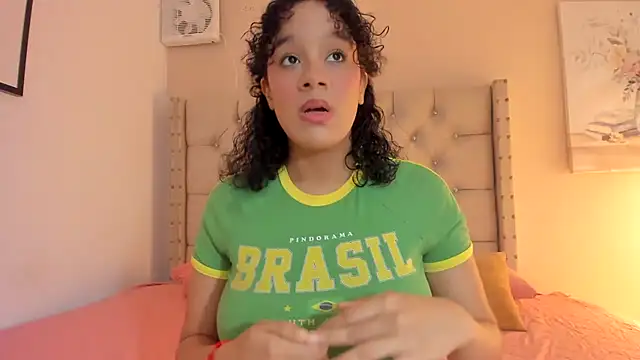 vanesasexyhot21 online show from December 18, 2025, 2:38 am