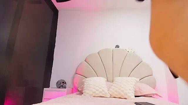 aisha sh online show from October 28, 2025, 12:04 pm