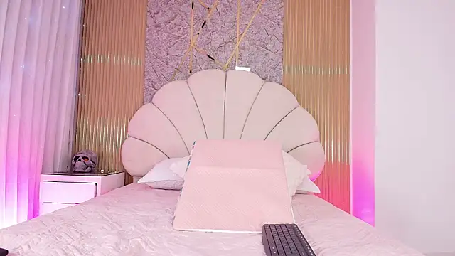 aisha sh online show from November 4, 2025, 12:09 pm