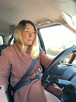 EmyLana online show from March 16, 2026, 7:01 am