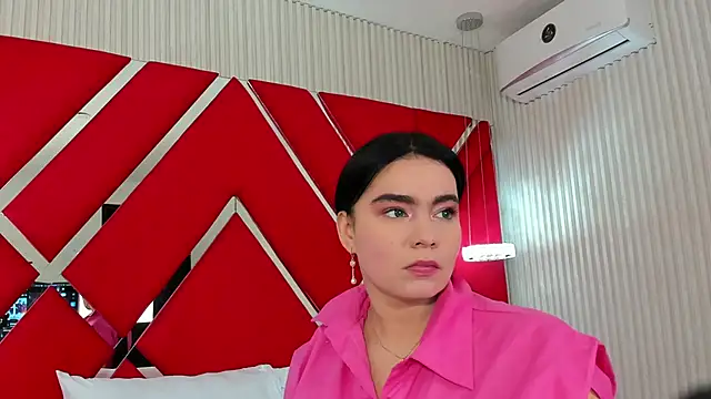 SusanCouper online show from November 5, 2025, 10:24 pm