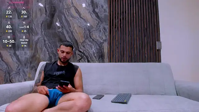 hot day online show from October 15, 2025, 9:01 pm