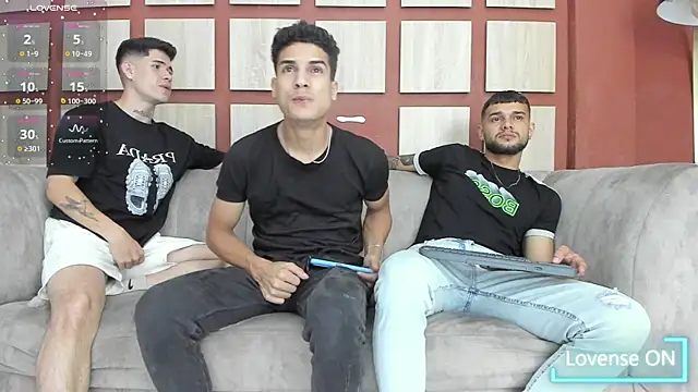 hot day online show from March 7, 2025, 1:42 am