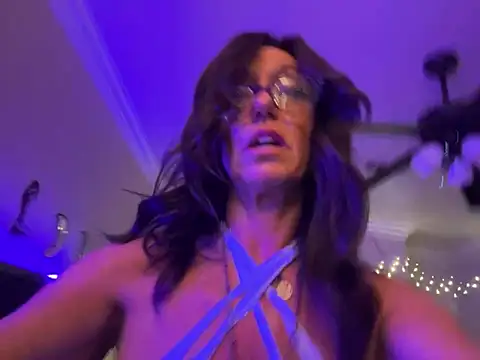 karrmmaa online show from January 9, 2025, 7:52 am