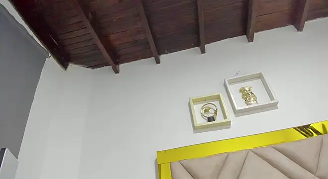 ariana-martins online show from September 24, 2025, 3:13 am