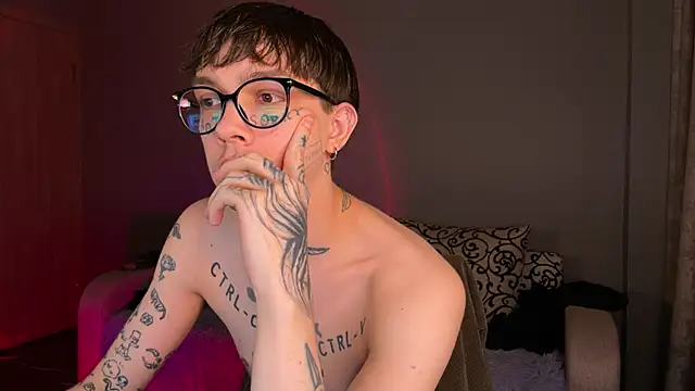 anahori  simon online show from October 4, 2025, 7:37 pm