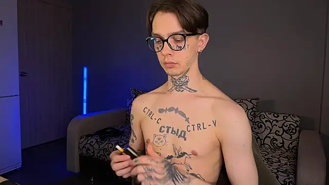 anahori  simon online show from March 13, 2025, 8:11 pm