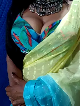 Snapshot of Savita_hotmom chatting on February 9, 2026, 5:33 pm Savita hotmom online show from February 9, 2026, 5:33 pm