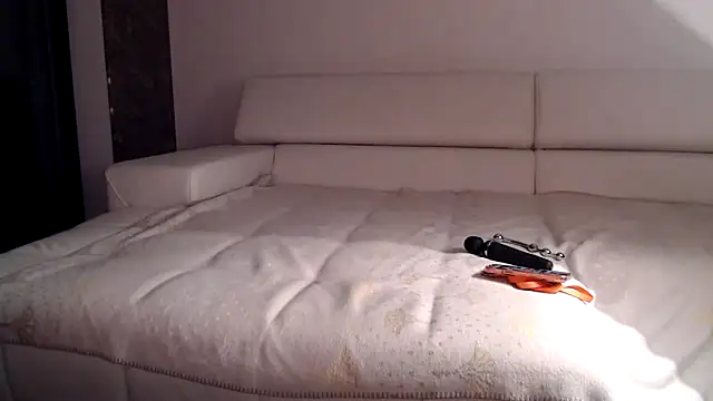 sexyLolia11 online show from November 28, 2025, 12:44 am