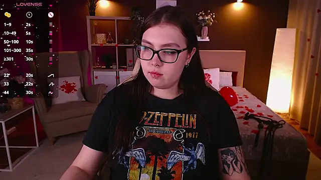 Snapshot of Arizonaa_Muse chatting on February 12, 2025, 6:30 pm Arizonaa Muse online show from February 12, 2025, 6:30 pm