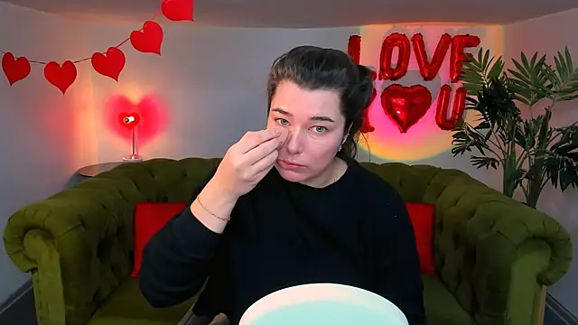 Snapshot of _Sun_Shy_ chatting on February 14, 2025, 9:13 am Sun Shy online show from February 14, 2025, 9:13 am
